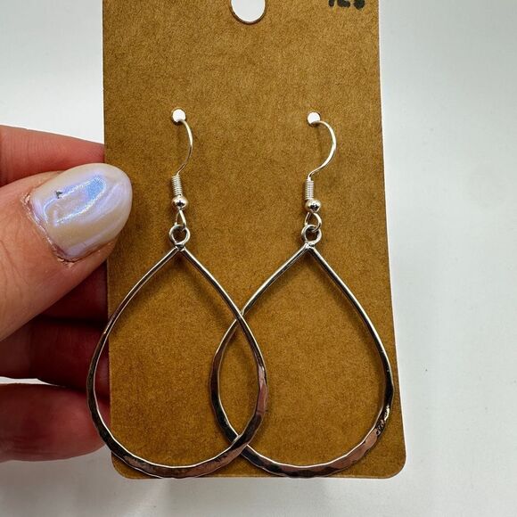 SALE! Stunning 2.5" tear drop shape hammered, sterling silver dangle earrings! - Picture 1 of 10